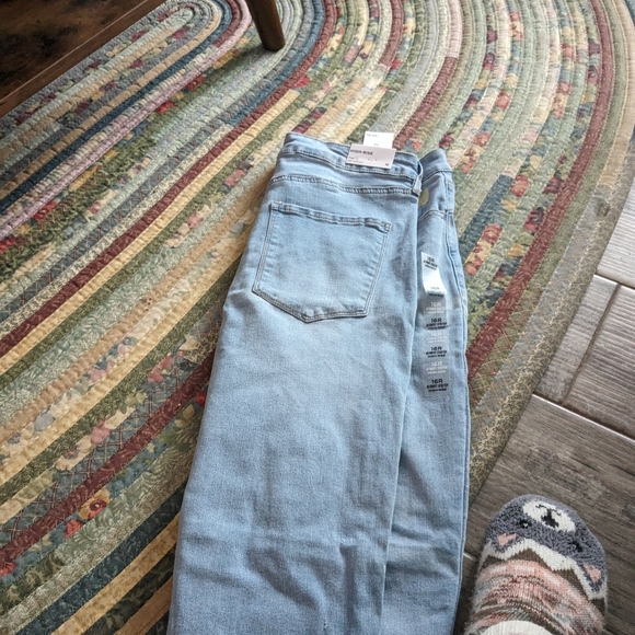 Rue21 light wash jeans - Picture 2 of 2